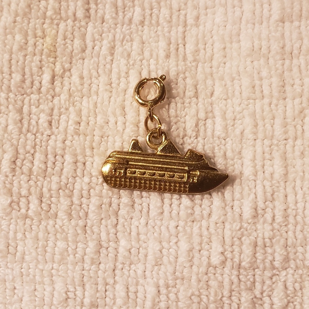 🚩3 for $20 🆕️ Cruise Ship Charm Gold